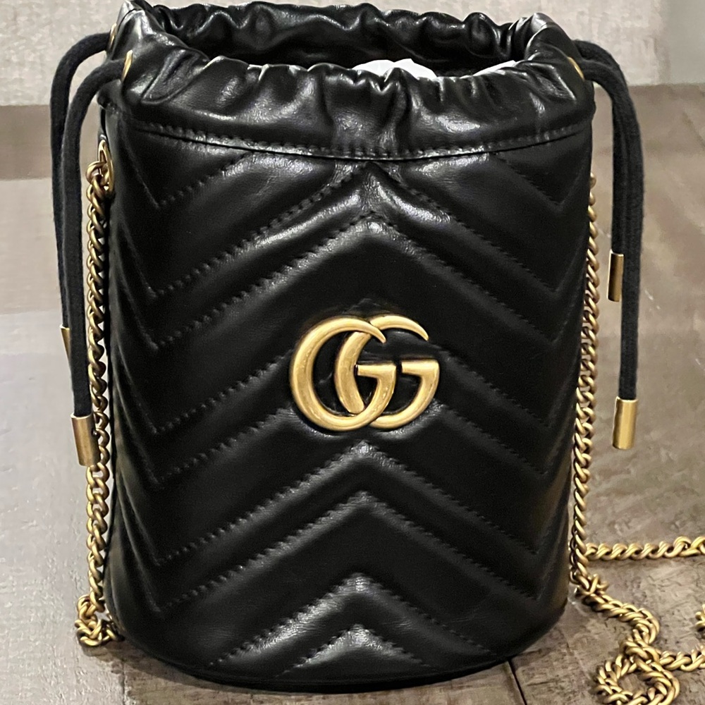 Gucci GG Marmont Matelasse Bucket Bag Mini Black Leather/Suede - Picture 2 of 9